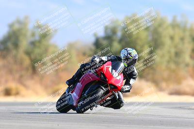 media/Jan-08-2022-SoCal Trackdays (Sat) [[1ec2777125]]/Turn 7 (1035am)/